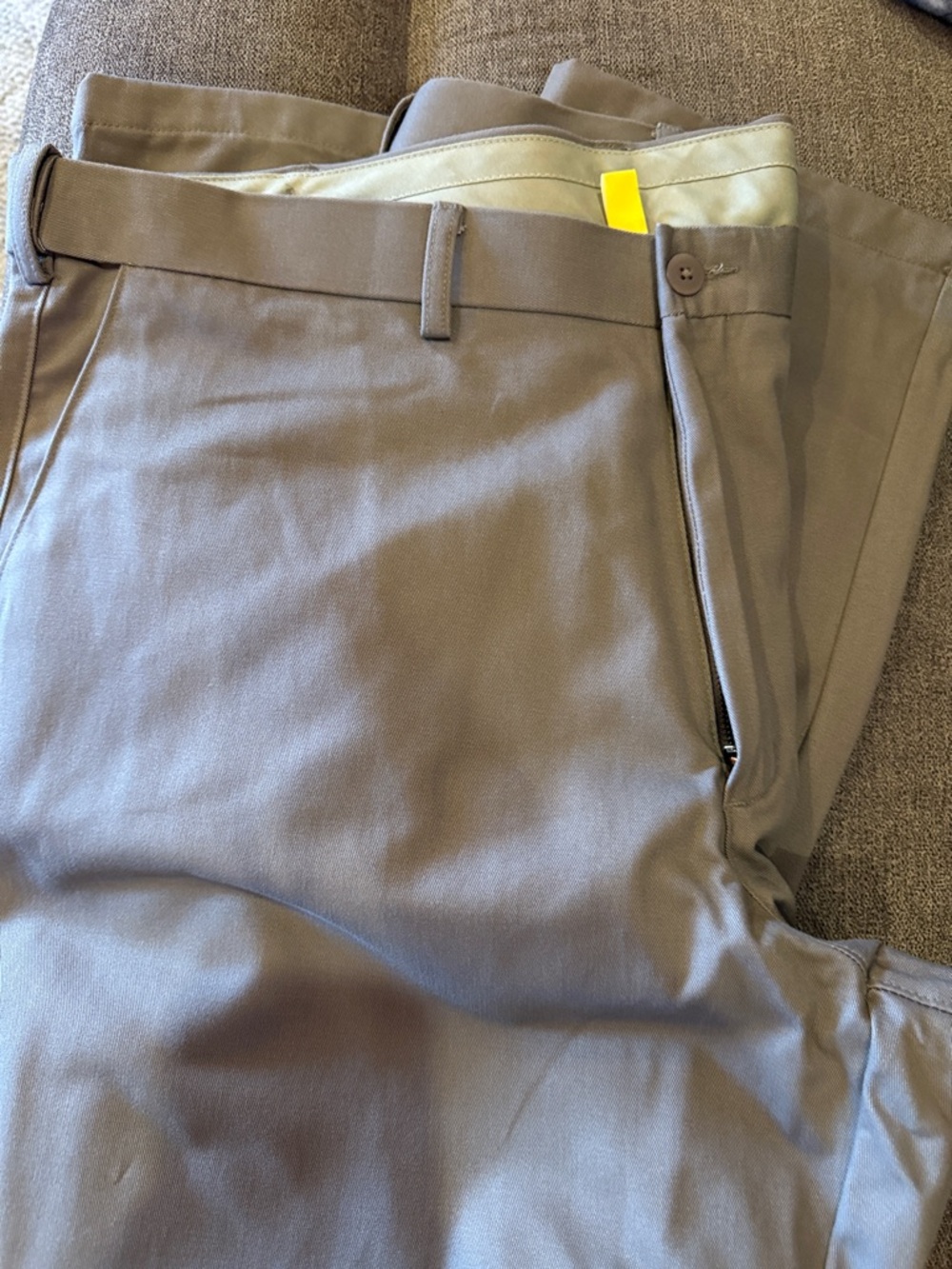 Cabela's Men's Pants in Taupe Brown